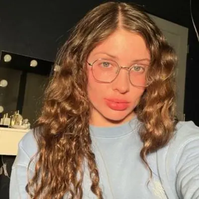 Oliviamaebaee Oliviamaebaee